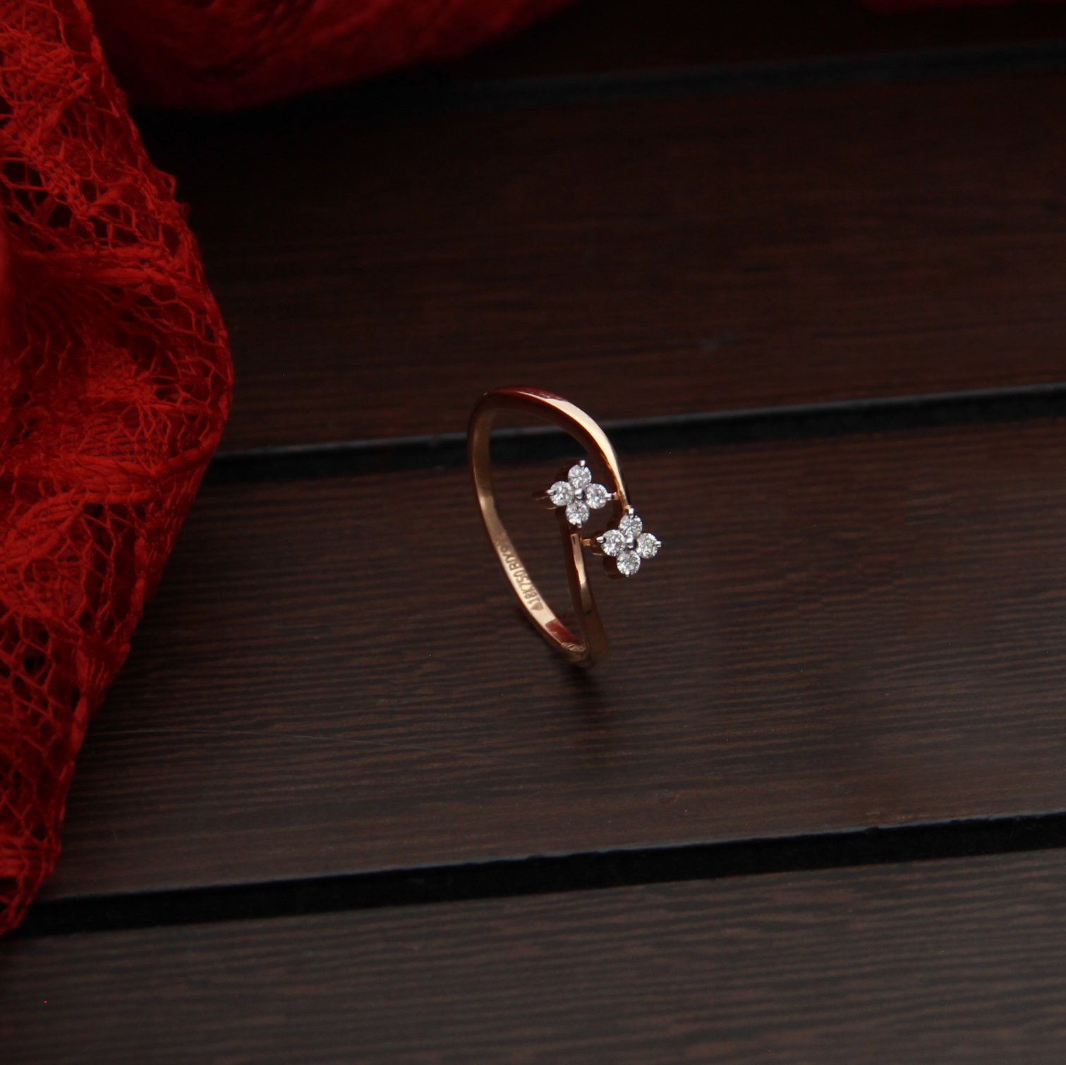 DIAMOND RING